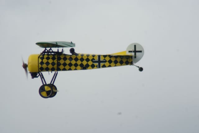 - Single-engine aircraft