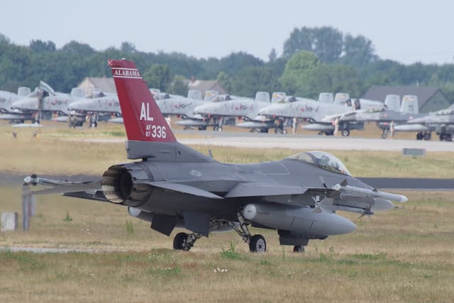 - Single-engine aircraft