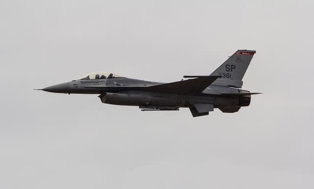 - Single-engine aircraft